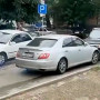 Өскеменде аулада тұрған алты көлікті соққан жүргізуші қамалды