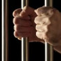 Павлодарда мектеп оқушыларына вейп сатқан топ ұсталды