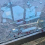 Алматы әуежайында баланың үстіне әйнек құлап кетті