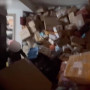"Алған тауарын ашпайды да": 66 жастағы әже онлайн саудаға тәуелді болып, екі үйді затқа толтырып тастаған