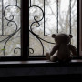 Теміртауда екі жастағы қыз терезеден құлап кетті