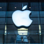 Apple танымал блогерді сотқа беріп, аса қомақты өтемақы төлеуді талап етіп отыр