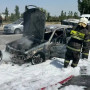 Алматыдағы Алтын Орда базары маңында көлік өртеніп кетті