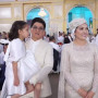 «Көлік мінгізді, бриллиант тақты»: Сәкен Майғазиевтің әйелі тойға қанша қаражат кеткенін айтты