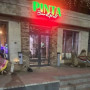 Алматыда тірі түйелерді декорацияға пайдаланған мейрамхана сынға қалды