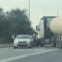 Ақтөбеде жүк көлігі мен екі жеңіл көлік соқтығысты (ВИДЕО)