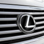 Өскеменде көлік жөндеуші өзгенің Lexus автокөлігін теуіп кеткен