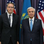Президент PepsiCo қоры директорлар кеңесінің төрағасы Стивен Кихоны қабылдады
