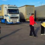 Астаналық ұстаз бірнеше тонналық көлікті сүйреді (ВИДЕО)