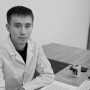 «Адам итке де олай жасамайтын шығар»: Жаңаөзенде қайтыс болған жас дәрігердің анасы әділдік іздейді