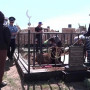 Қарағандыда бір қабірге екі отбасы таласып, мәйіт эксгумацияланды