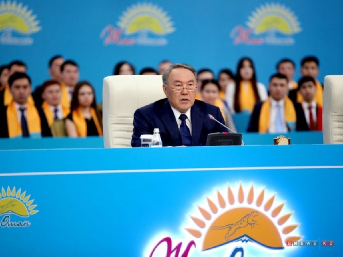 Н. Назарбаев: Жастарға қажырлы еңбек ету керек