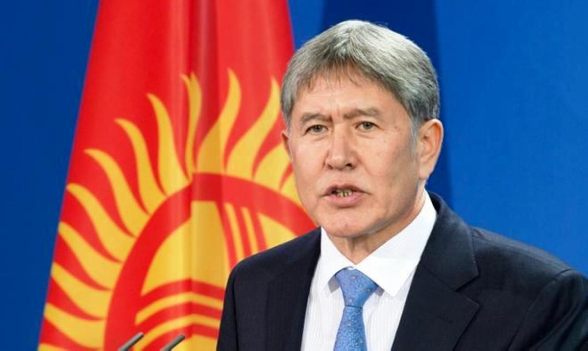 Қырғыз Президенті Алмазбек Атамбаев ағынан жарылды