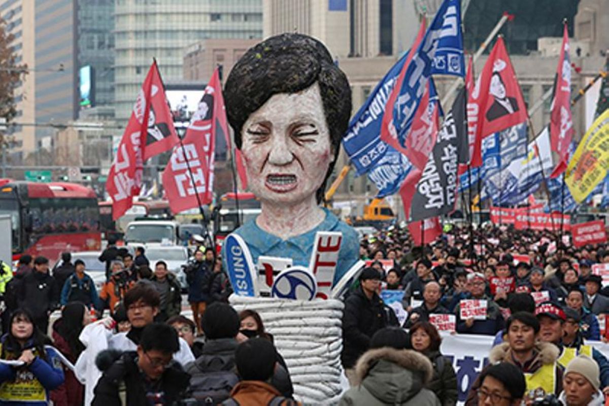Оңтүстік Кореяның экс-президентін қамауға алуға ордер берілді