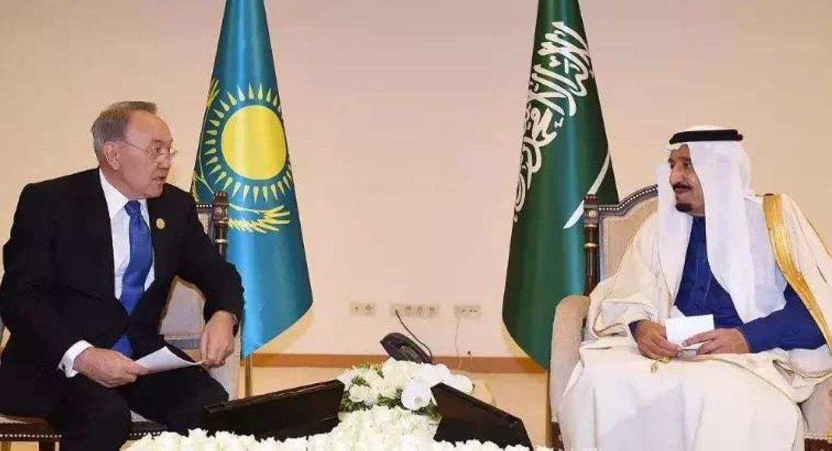 Сауд Арабиясының королі Нұрсұлтан Назарбаевқа Қағбаның жамылғысын тарту етті