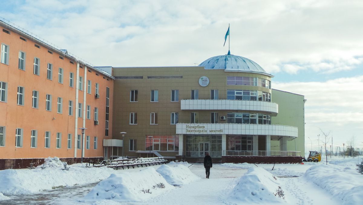 Назарбаев зияткерлік мектебінің 18 оқушысы ауруханаға түсті