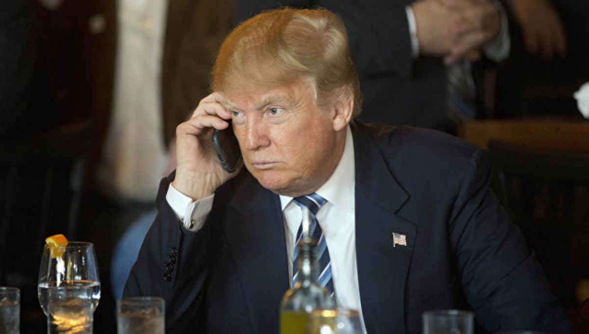 Трамп президенттерге ұялы телефонының нөмірін берді