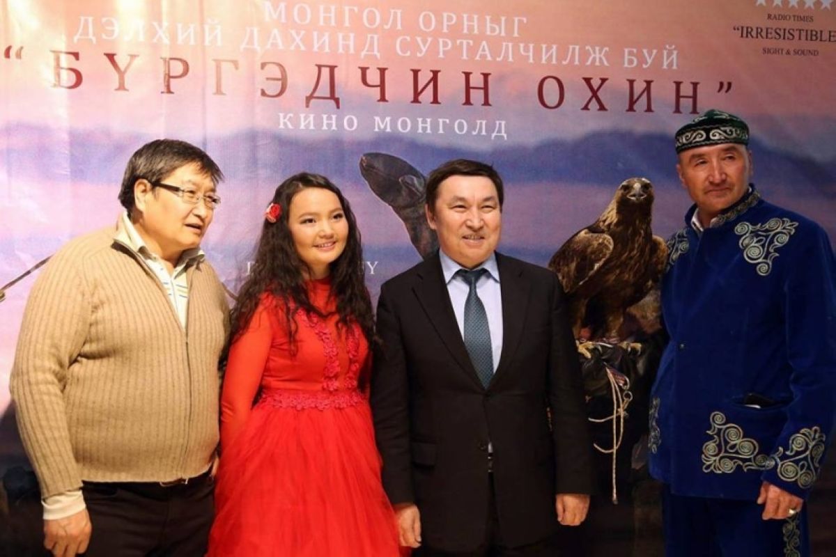 Қазақтың бүркітші қызы туралы фильм моңғол жұртшылығына таныстырылды