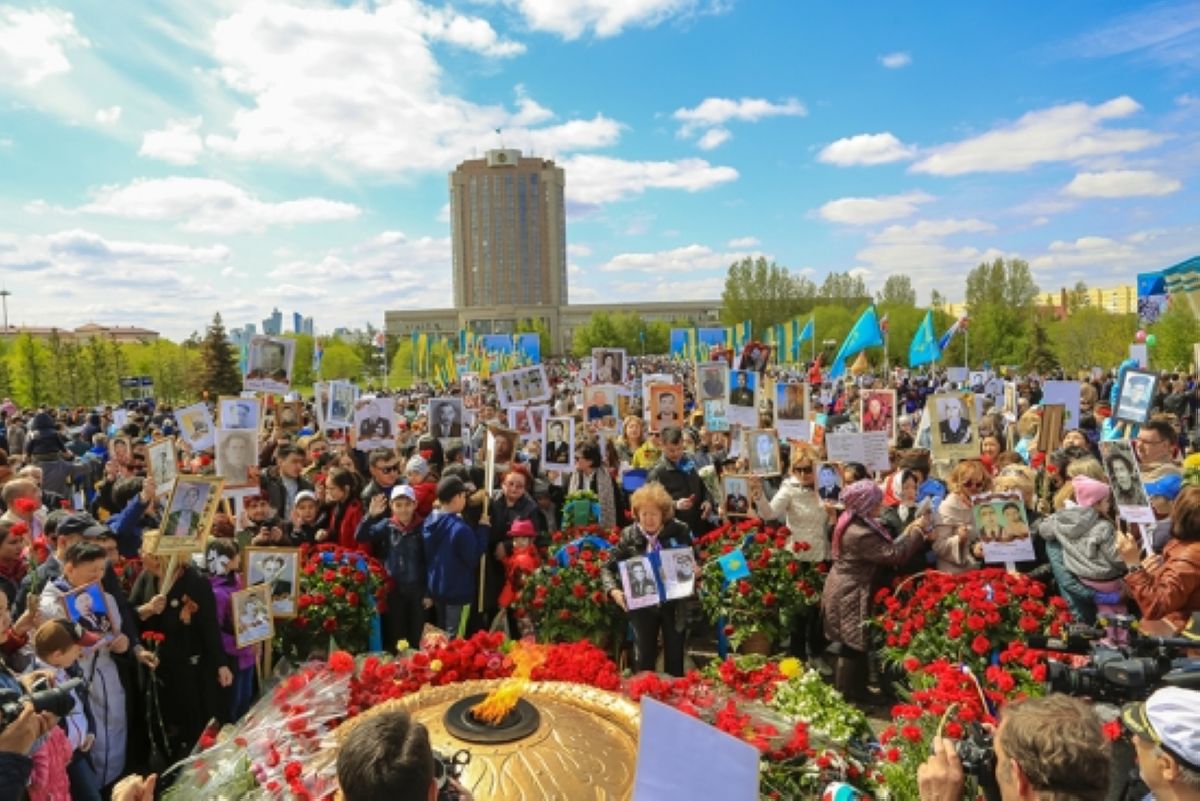 «Жаужүрек полк Астана - әлем маршы» шеруіне 20 мыңға жуық адам қатысты