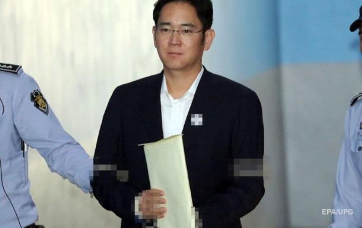 Samsung басшысы 12 жылға сотталуы мүмкін