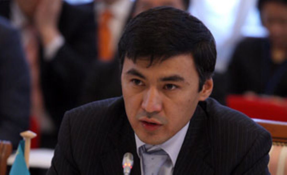 Сағынтаев бензин нарығын реттей алмаған вице-министрді қызметінен босатты