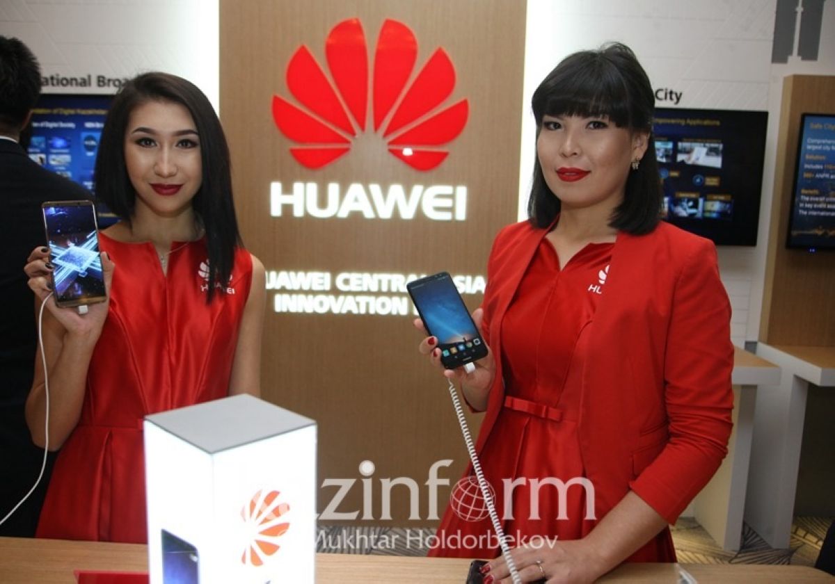 Huawei компаниясы қазақстандық студенттерге білім грантын бөлді