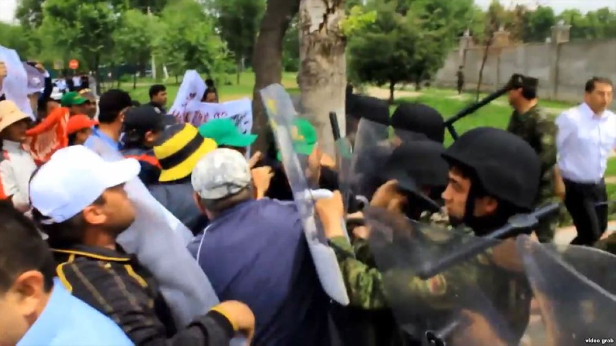 Душанбеде Тегеран саясатына қарсы наразылық акциясы өтті