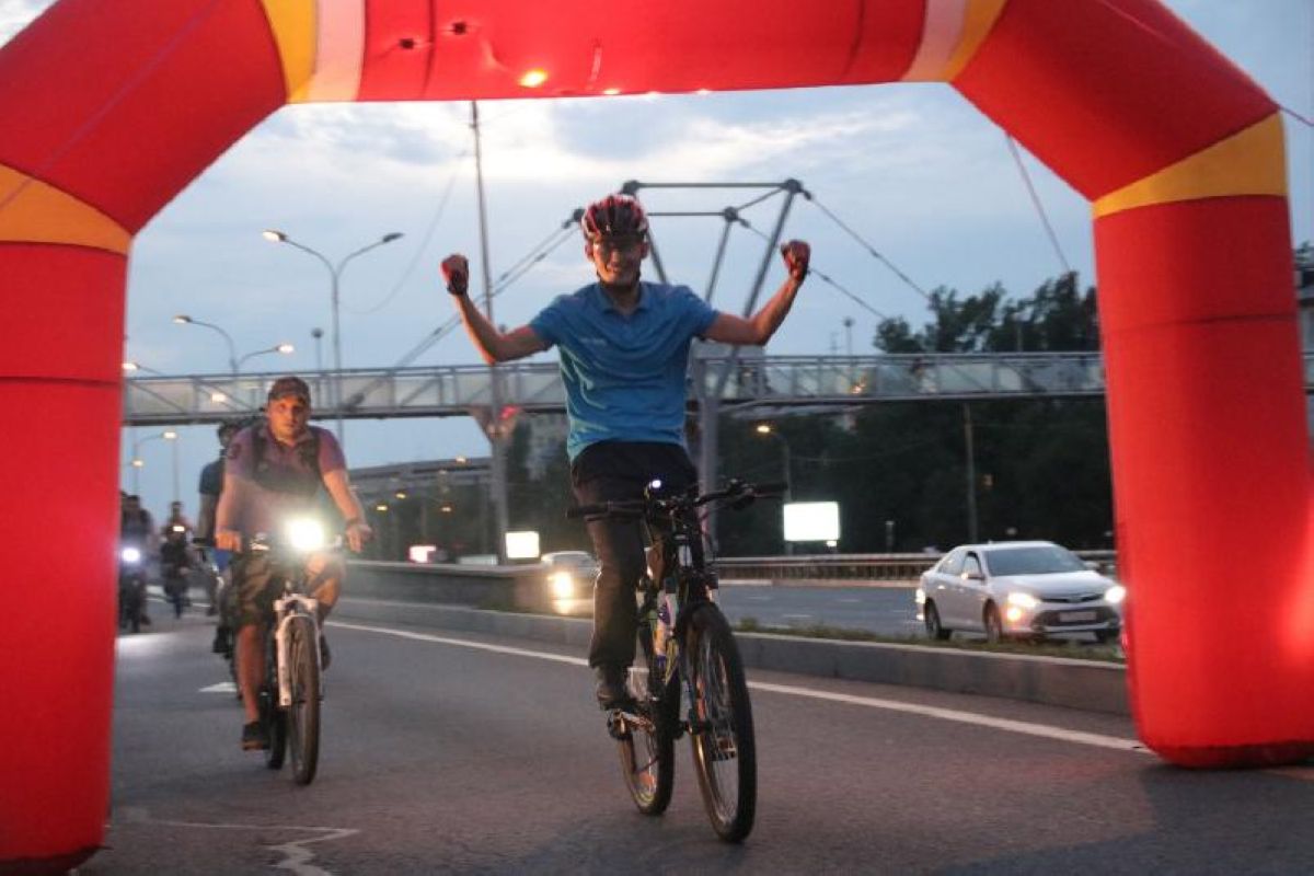 Алматы: Түнгі велошеруге 1000 адам қатысты
