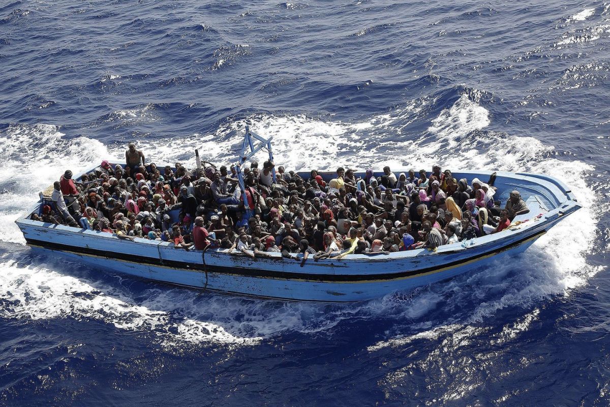 Мароккодан Испанияға жетпек болған 400 мигрант құтқарылды