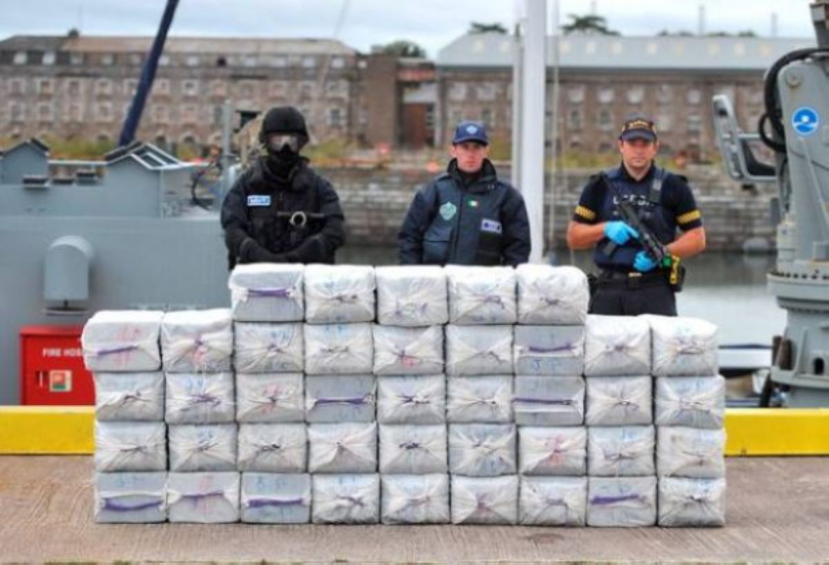 Полиция Жерорта теңізіндегі кемеден 20 тонна есірткі тапты