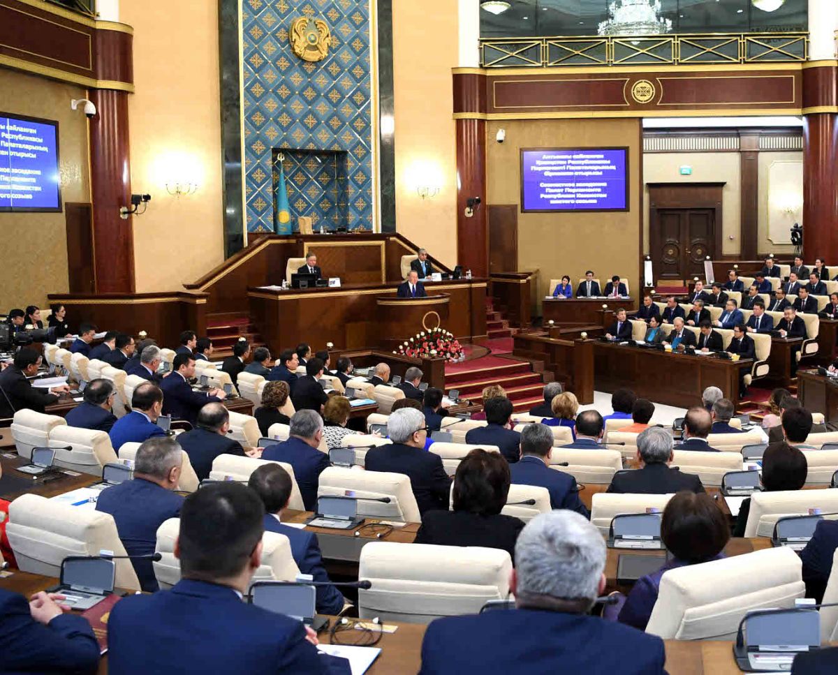 Нұрсұлтан Назарбаев Парламенттің 4-ші сессиясын ашты