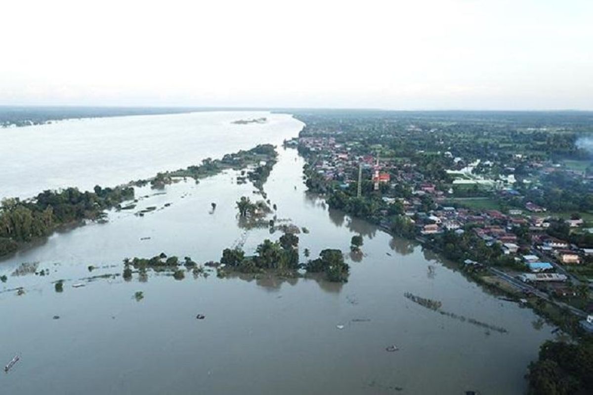 Таиландта су тасқынан 162 мың адам зардап шекті
