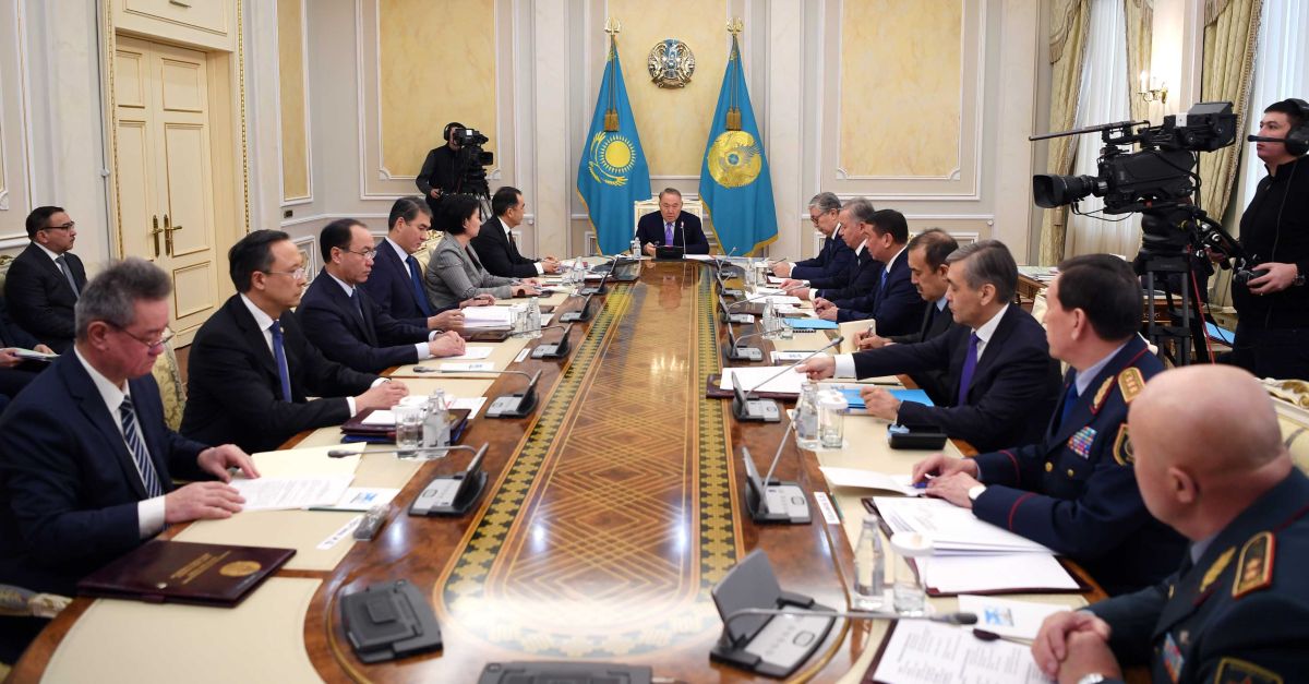 Нұрсұлтан Назарбаев: Сыртқы факторларды қаперге алуға тиіспіз