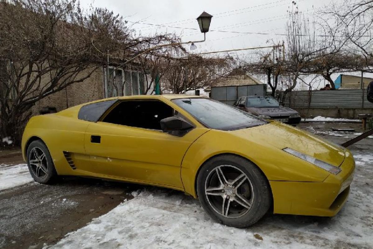 Жамбылдық зейнеткер Lamborghini-ге ұқсас көлік құрастырды