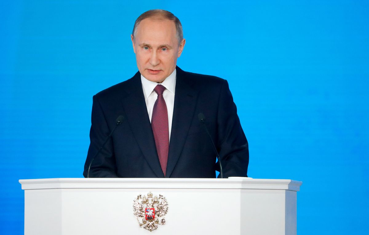Путин көп балалы отбасыларға салықты азайтуды ұсынды