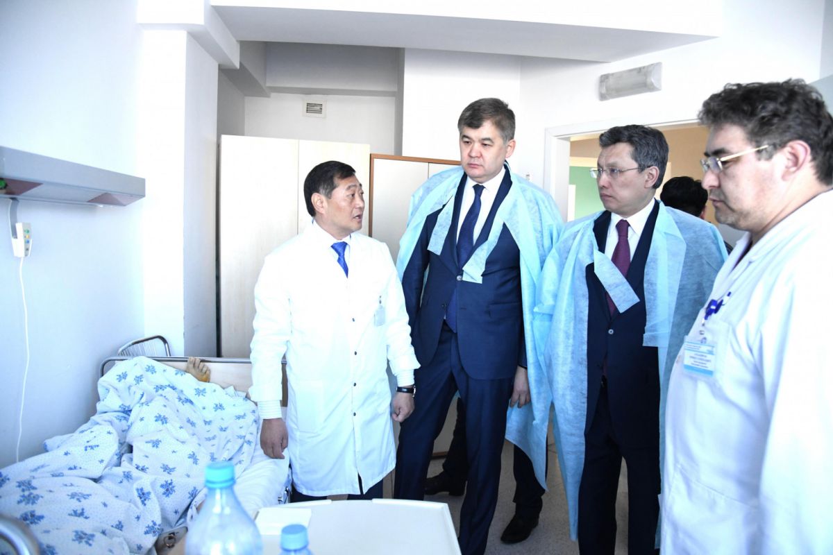 Бақыт Сұлтанов пен Елжан Біртанов әр пациенттің хал-жағдайын білді