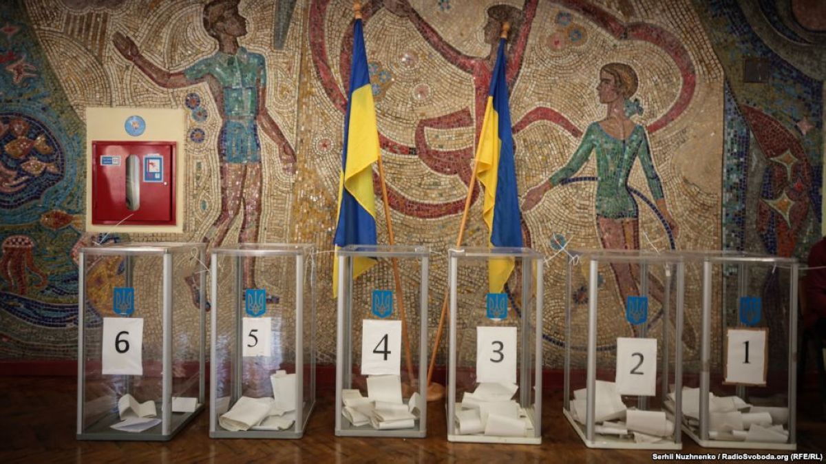 Украинадағы президент сайлауы: Кім алда?