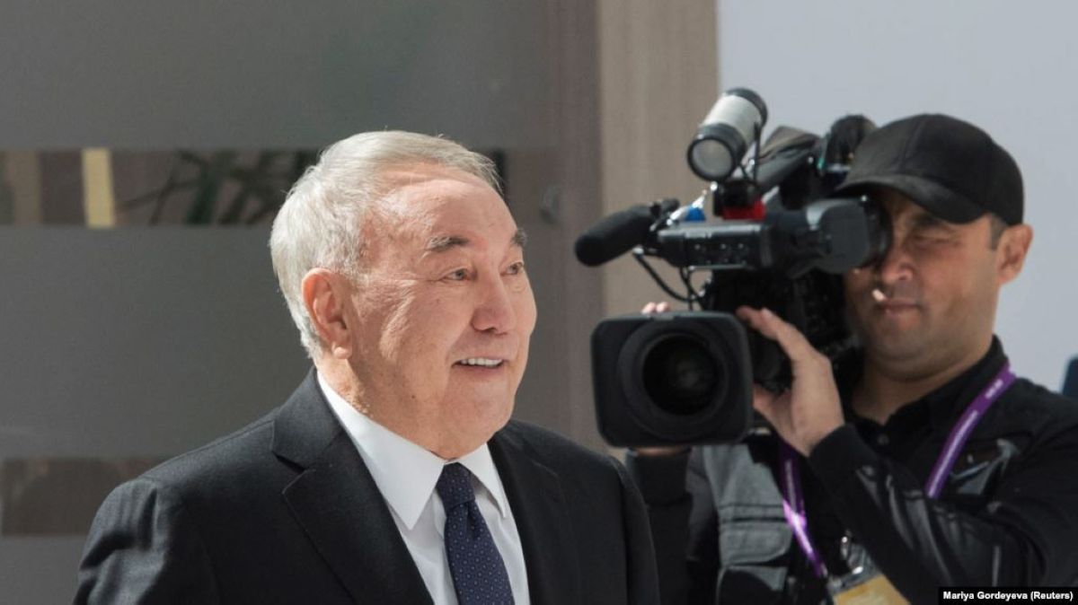 Назарбаевқа "құрметті сенатор" атағы берілді