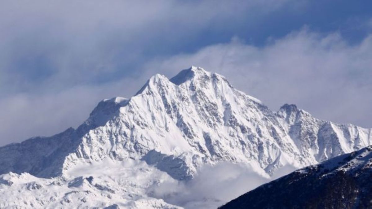Гималайда альпинистер жоғалып кетті