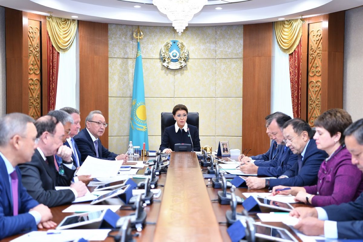 Д.Назарбаева сенаторларға:  Халыққа жақын болу керек