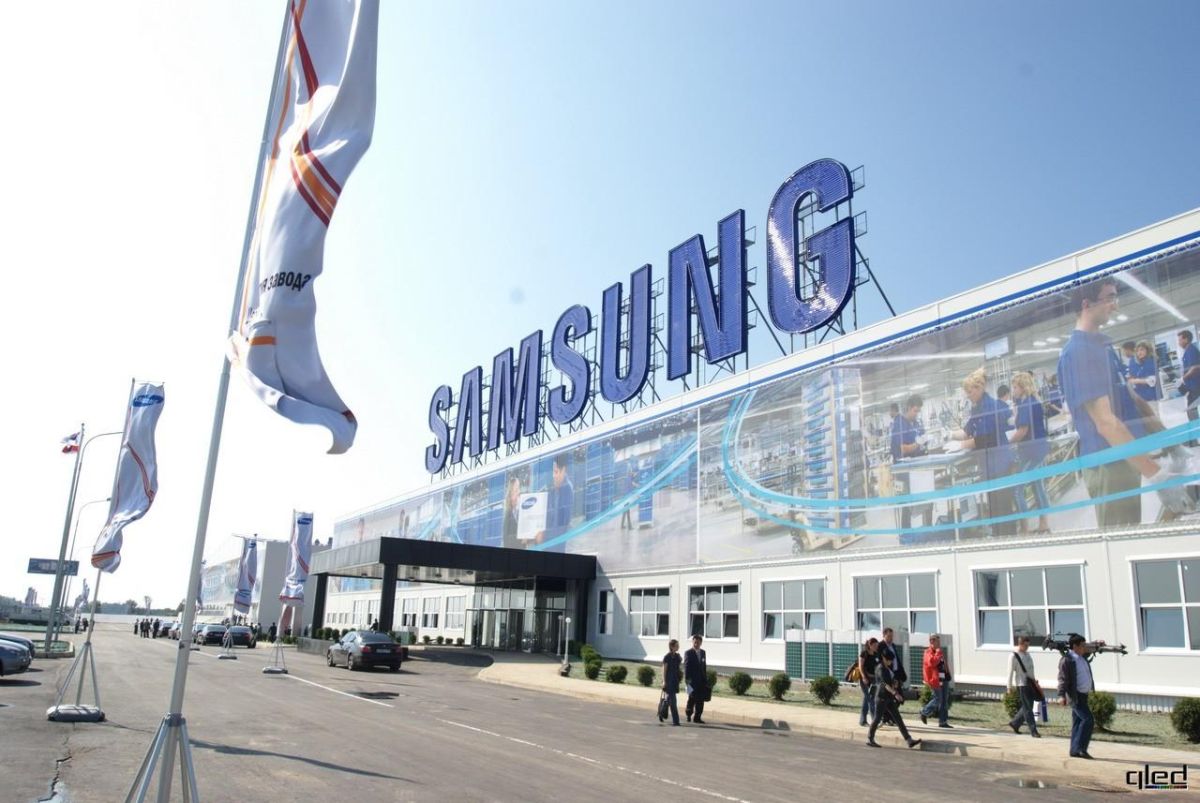 Қызметкерлерінің бірі коронавирус жұқтырғаны үшін Samsung өз зауытын жапты