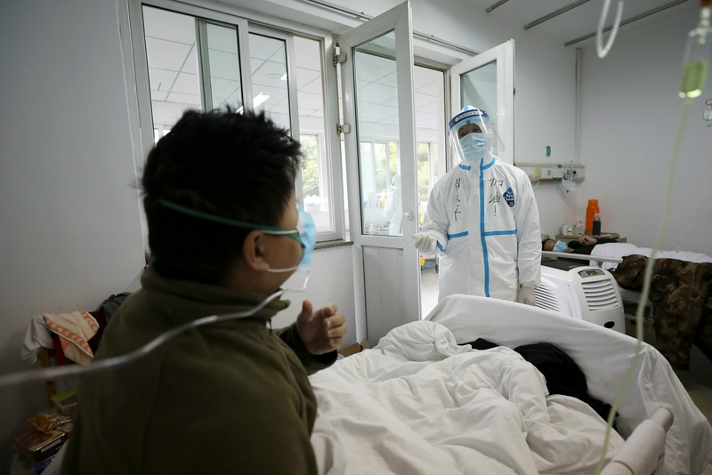 Қытайда коронавирус жұқтырғандарға арналған аурухана жабылды