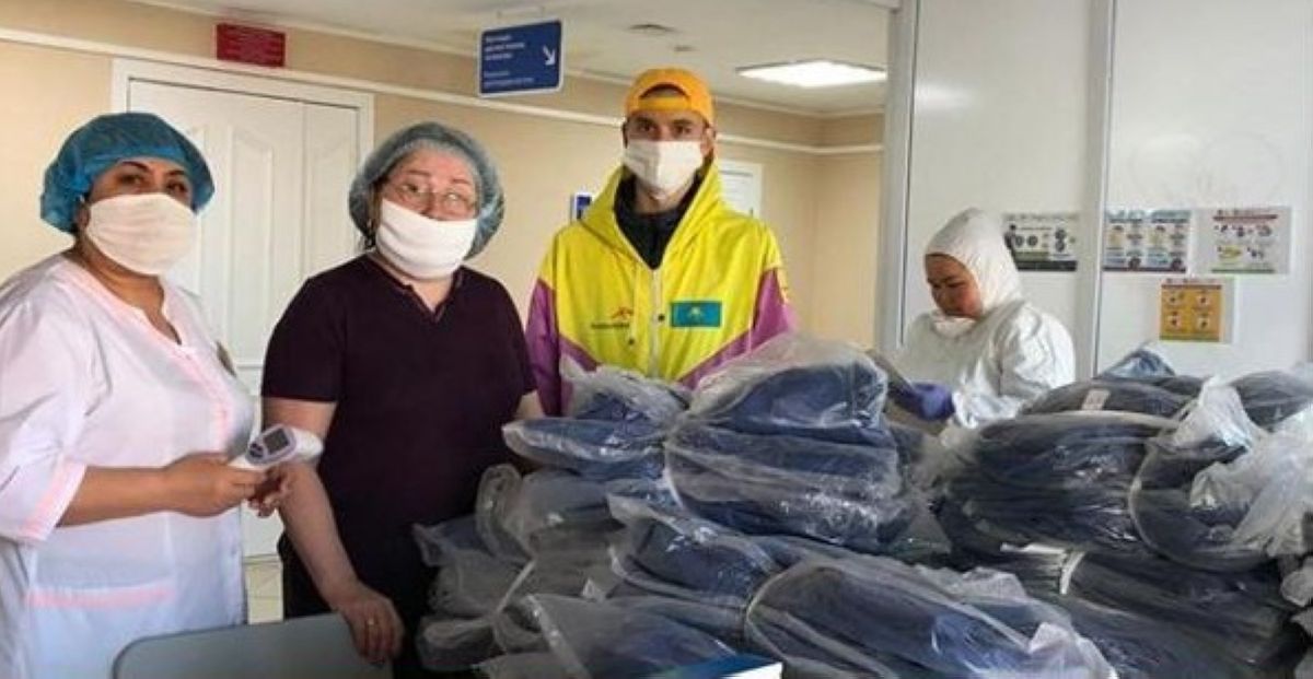 «Nur Otan» партиясы медицина қызметкерлеріне қорғаныш киімдерін табыстады