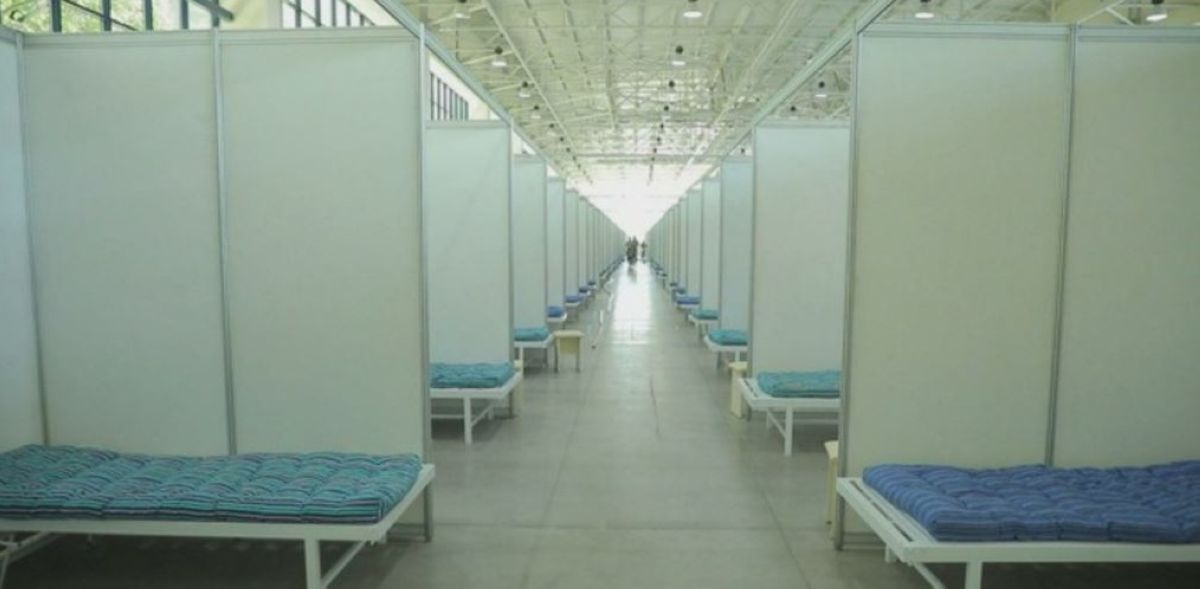 Ташкенттегі көрме залы коронавирус жұқтырғандарға алғашқы көмек орталығына айналды