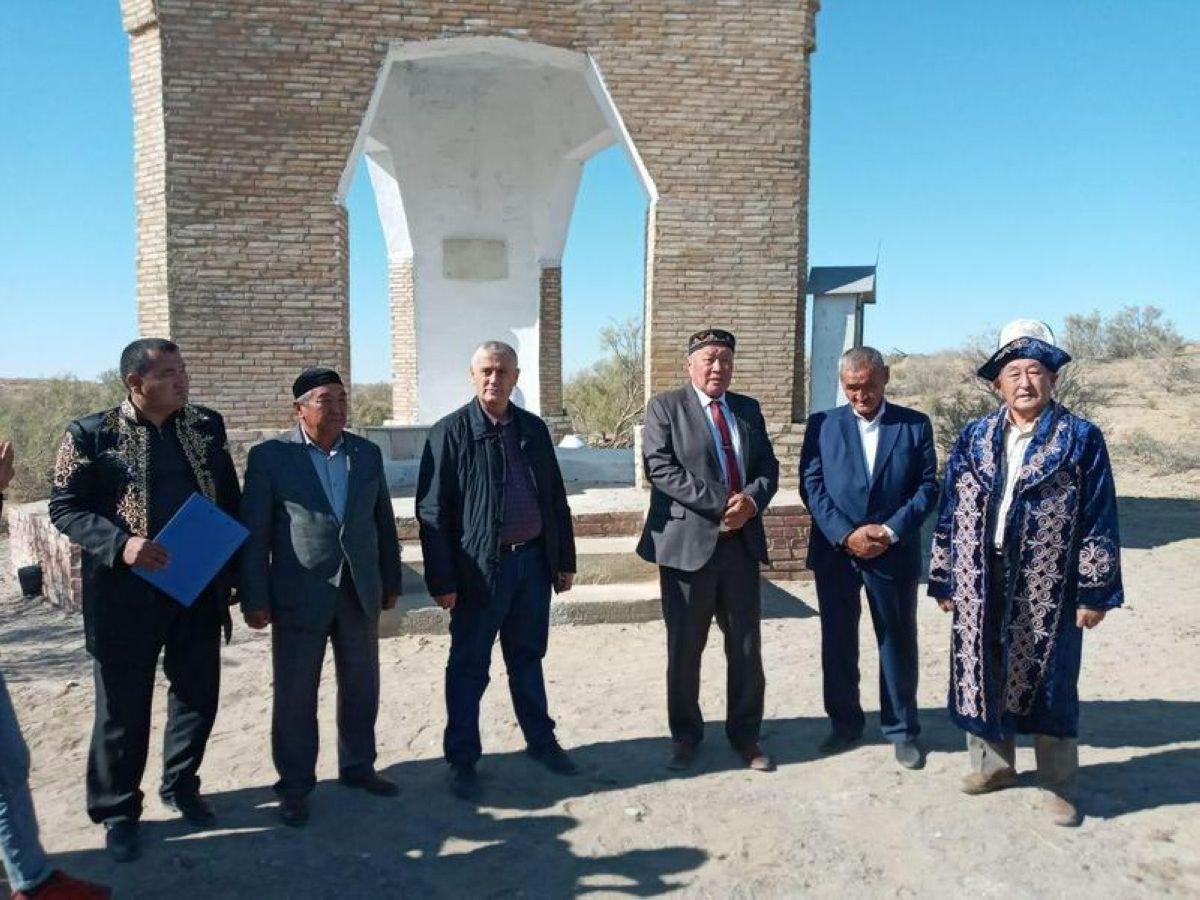 Өзбекстанда Базар жырауға ескерткіш орнатылды