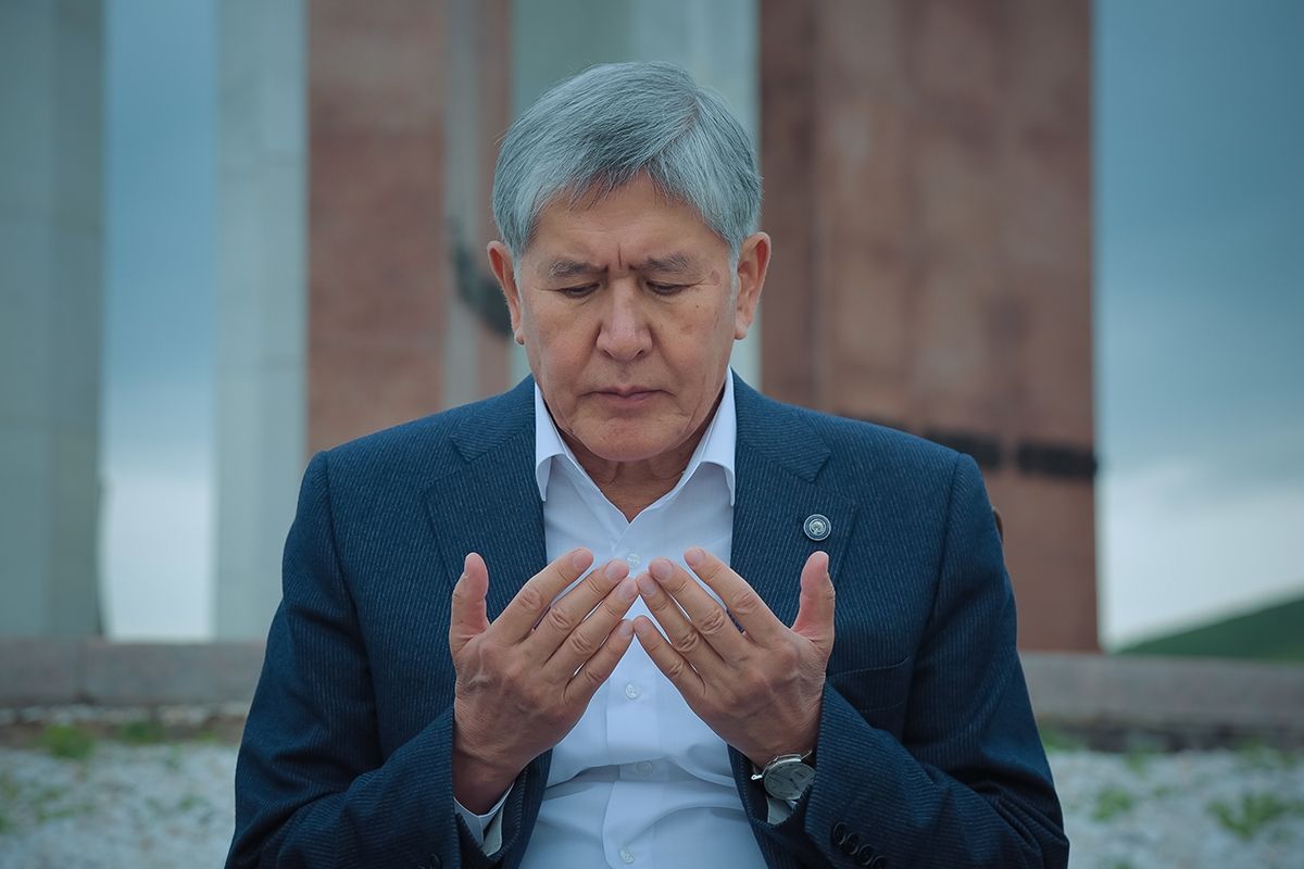 "Жертөлеге орналастырылған екен": Алмазбек Атамбаев аштық жариялады