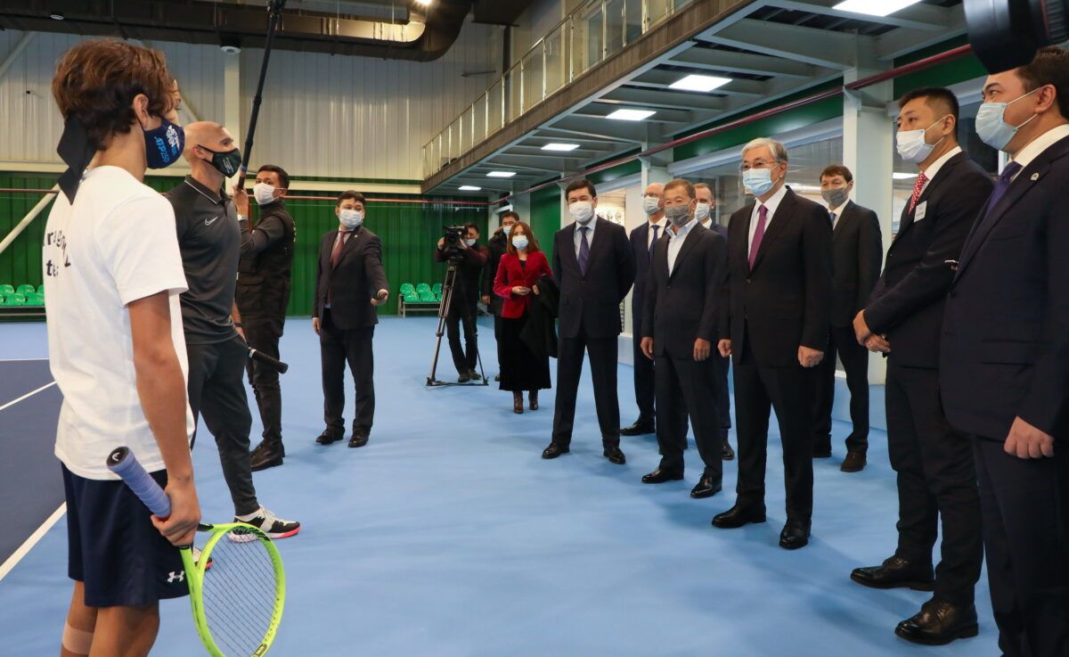 Президент Қарағандыдағы бірқатар спорт нысанын аралады