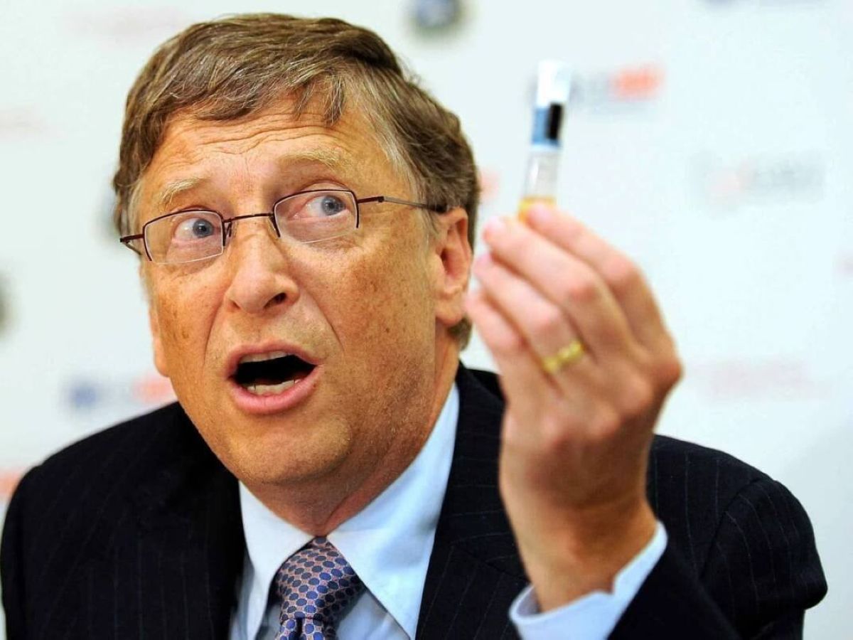Билл Гейтс: Вакцина көмектеспейді, пандемия өрши түседі