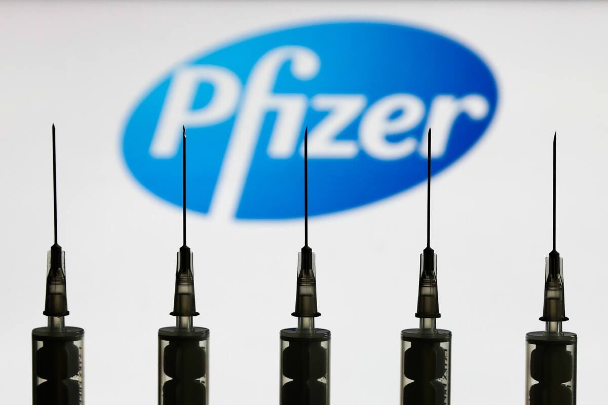 Pfizer вакцинасын сынауға қатысқан алты адам қайтыс болды
