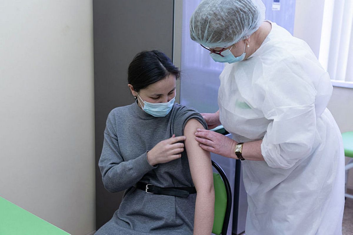 13 мың қазақстандық вакцина салдырды